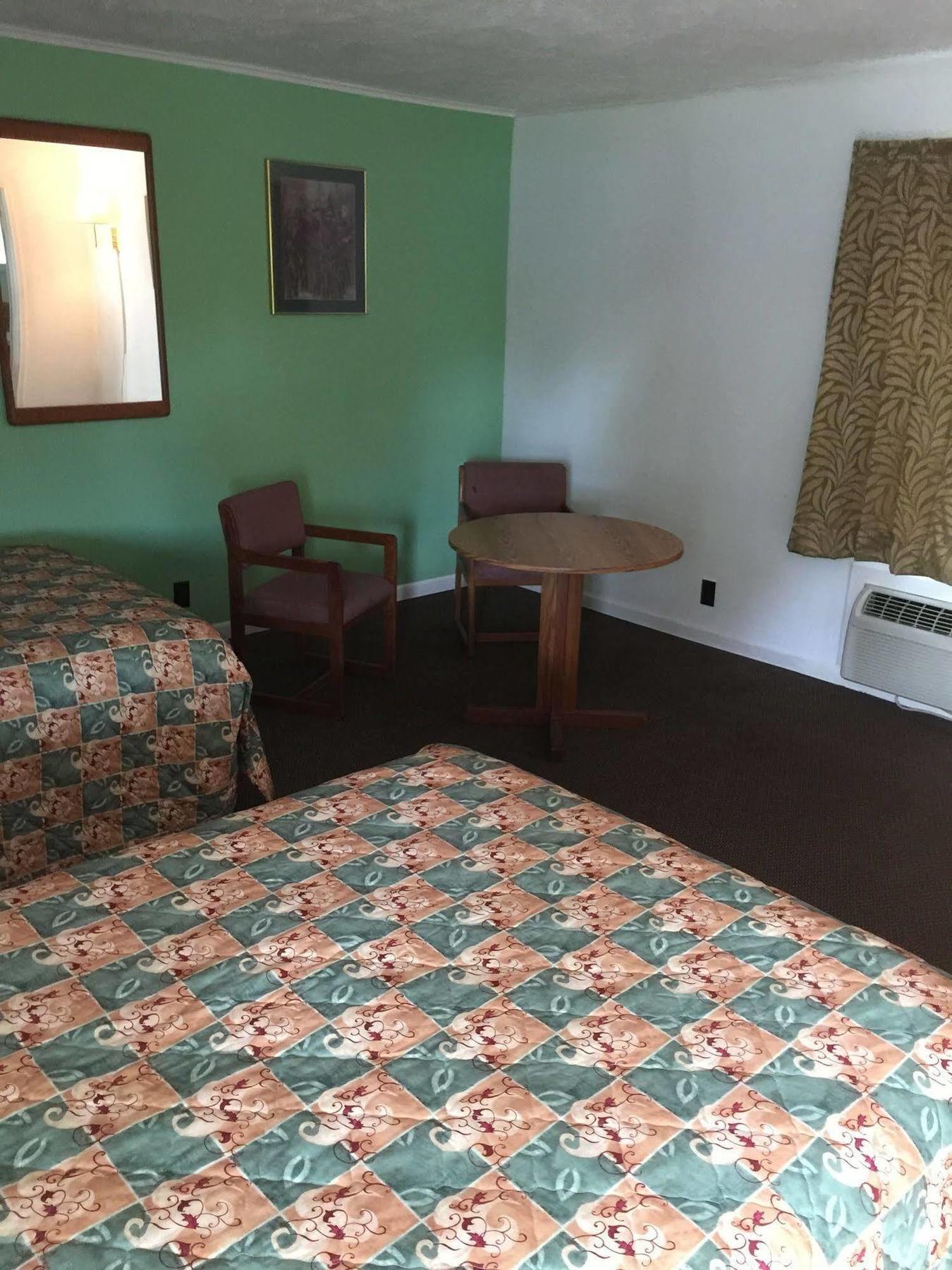 Woodridge Motel Terre Haute Exterior photo
